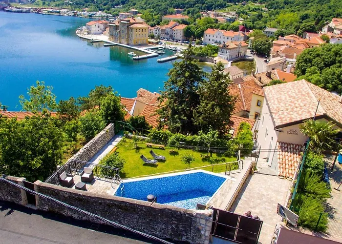 Elegant Sea View Бакар