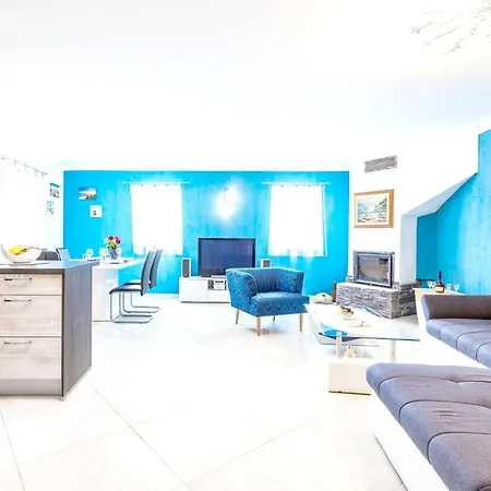 Elegant Sea View