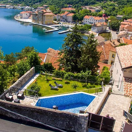 Elegant Sea View *